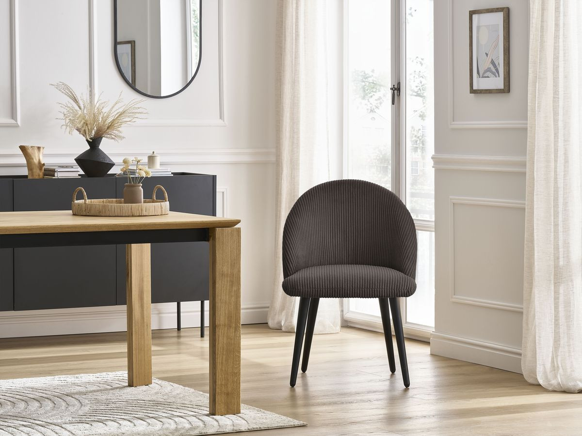 LALIE stoel in corduroy stof en zwarte Scandinavische poten