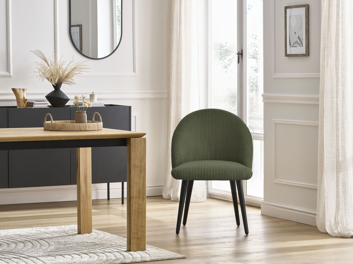 LALIE stoel in corduroy stof en zwarte Scandinavische poten