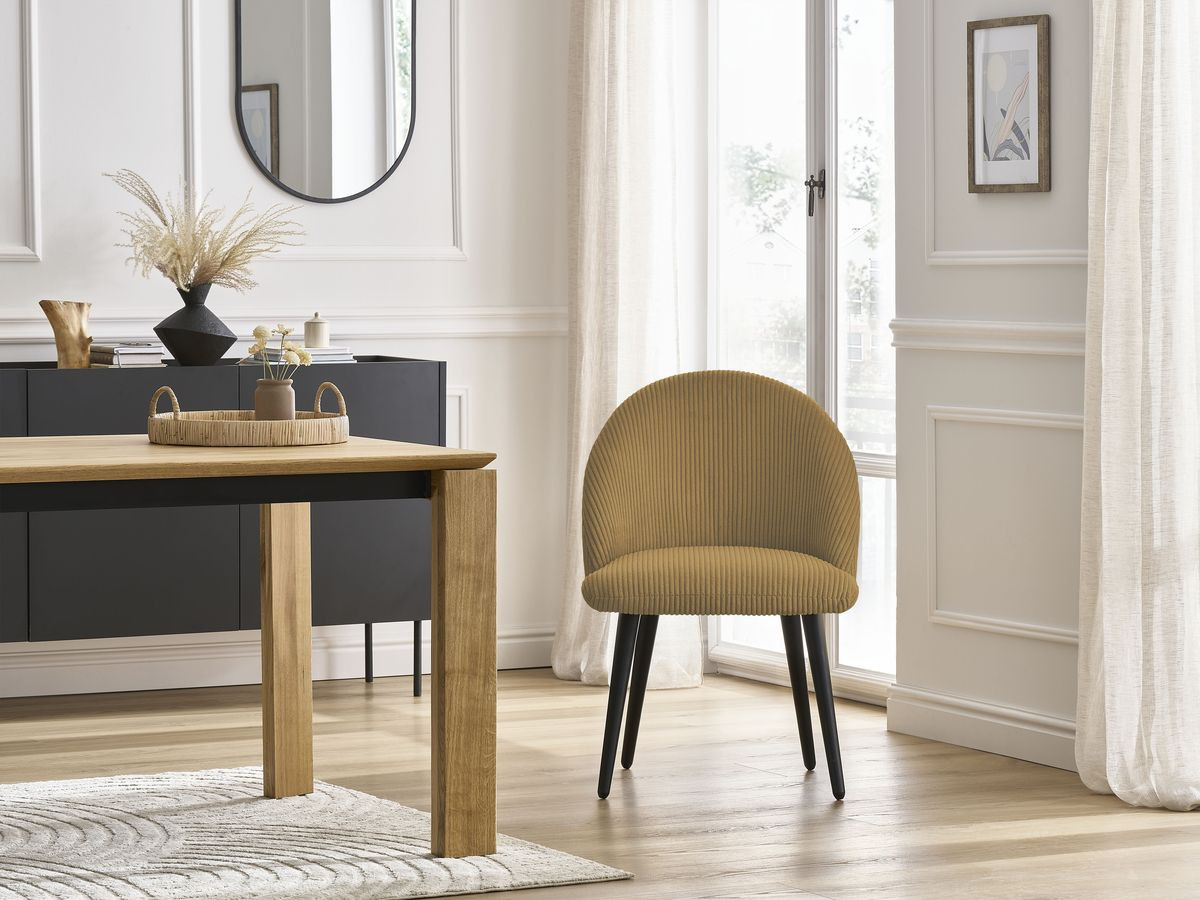 LALIE stoel in corduroy stof en zwarte Scandinavische poten