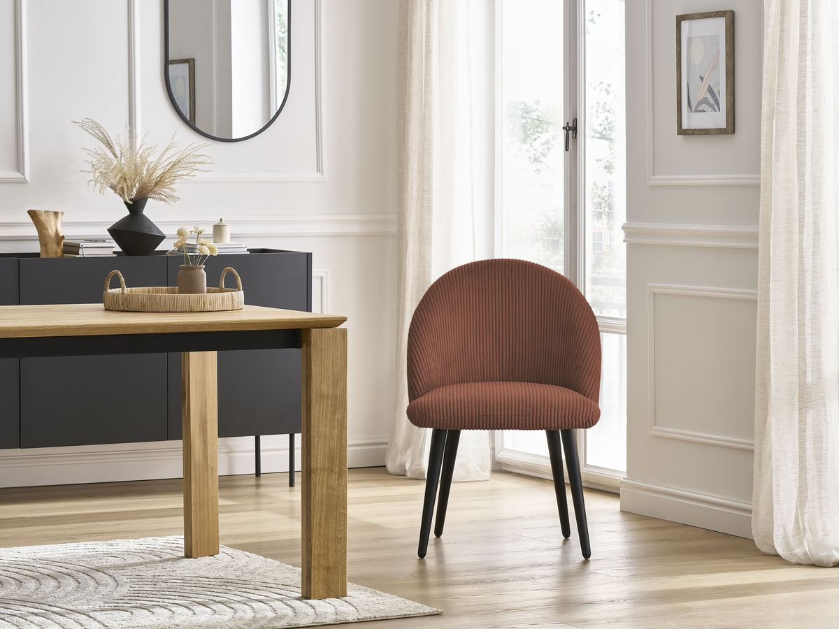 LALIE stoel in corduroy stof en zwarte Scandinavische poten