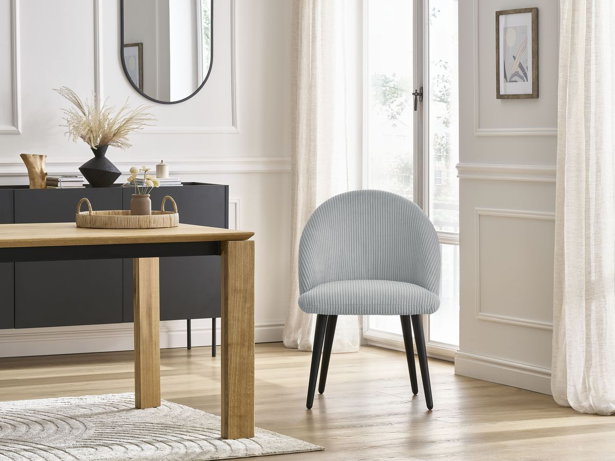 LALIE stoel in corduroy stof en zwarte Scandinavische poten