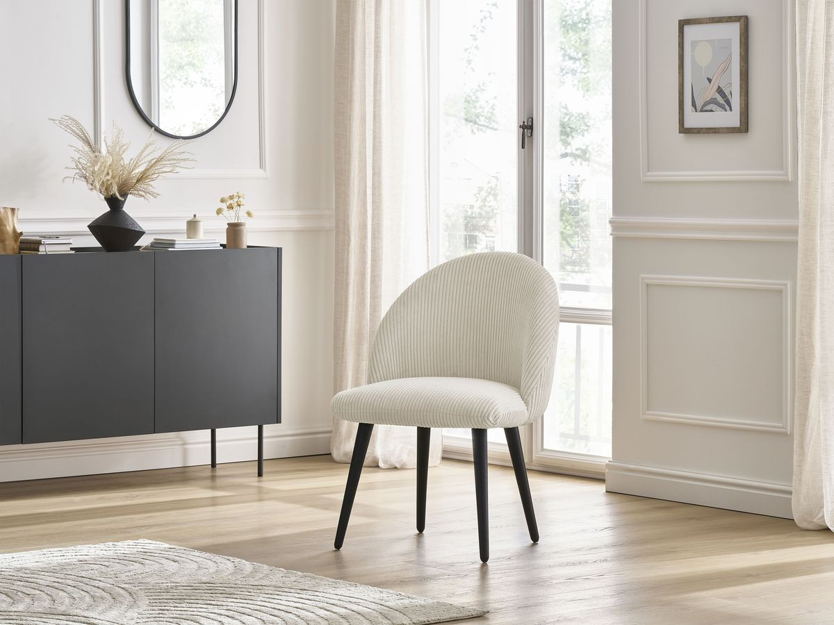 LALIE stoel in corduroy stof en zwarte Scandinavische poten