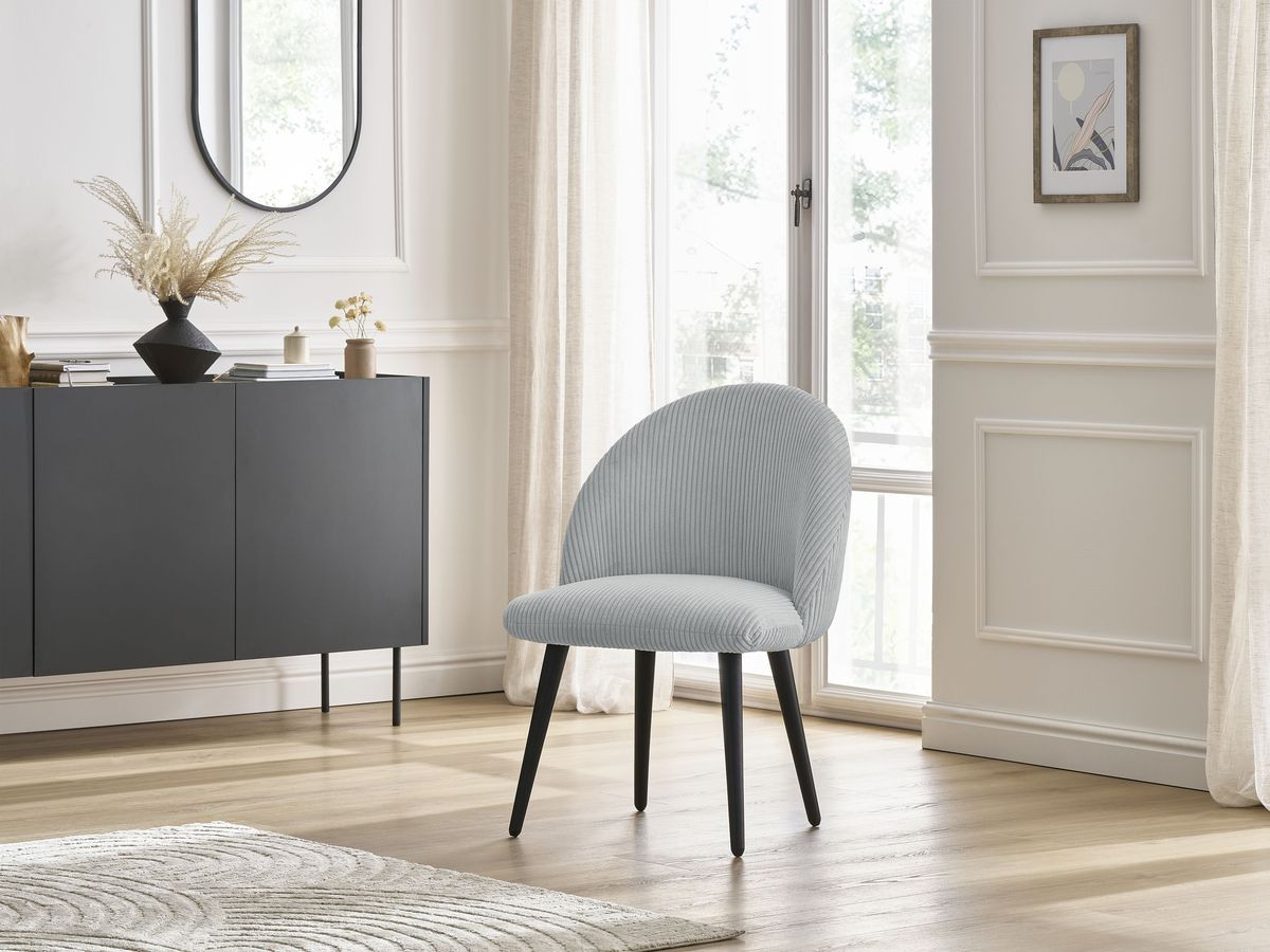 LALIE stoel in corduroy stof en zwarte Scandinavische poten