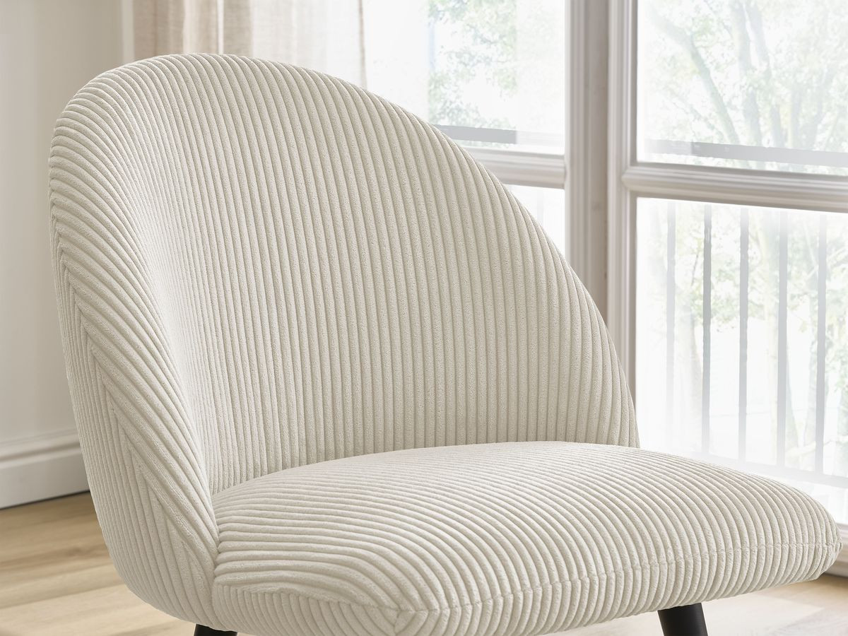 LALIE stoel in corduroy stof en zwarte Scandinavische poten