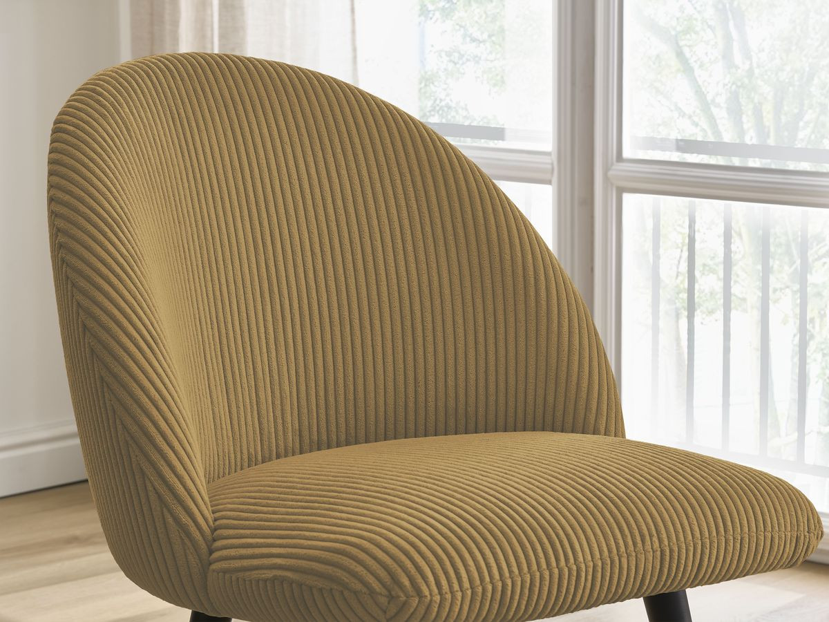 LALIE stoel in corduroy stof en zwarte Scandinavische poten