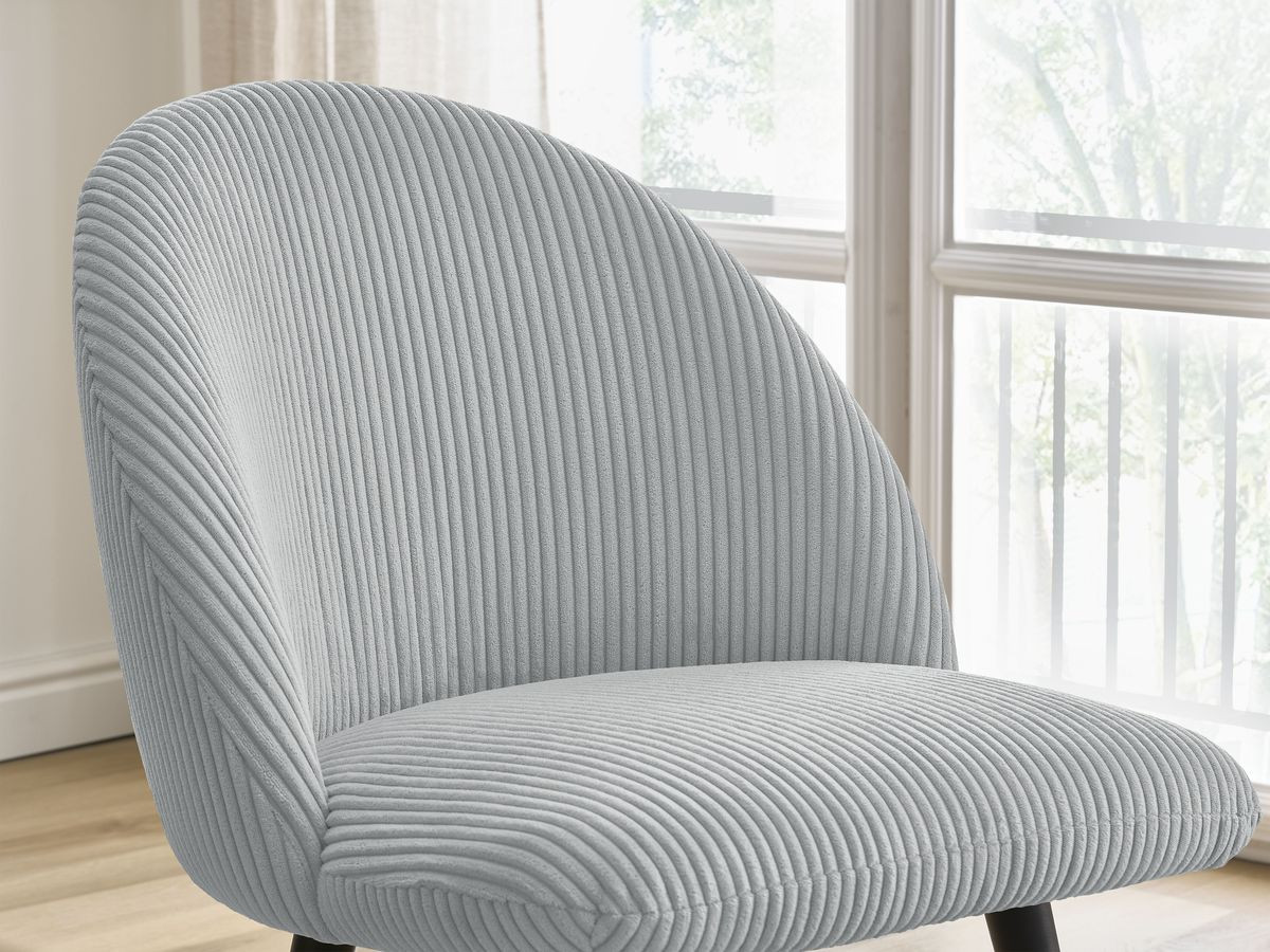 LALIE stoel in corduroy stof en zwarte Scandinavische poten