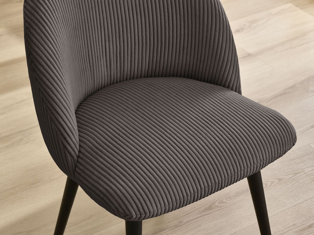LALIE stoel in corduroy stof en zwarte Scandinavische poten