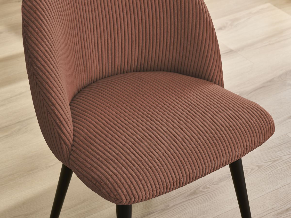 LALIE stoel in corduroy stof en zwarte Scandinavische poten