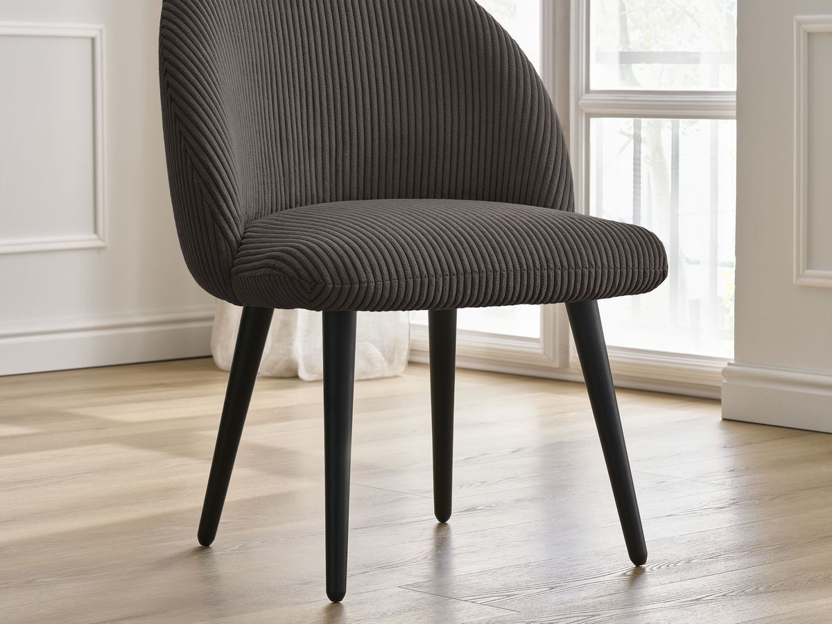 LALIE stoel in corduroy stof en zwarte Scandinavische poten