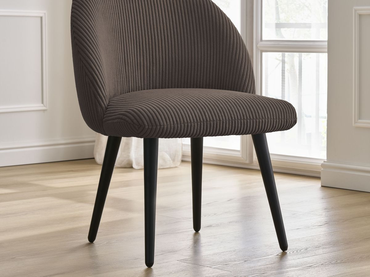 LALIE stoel in corduroy stof en zwarte Scandinavische poten
