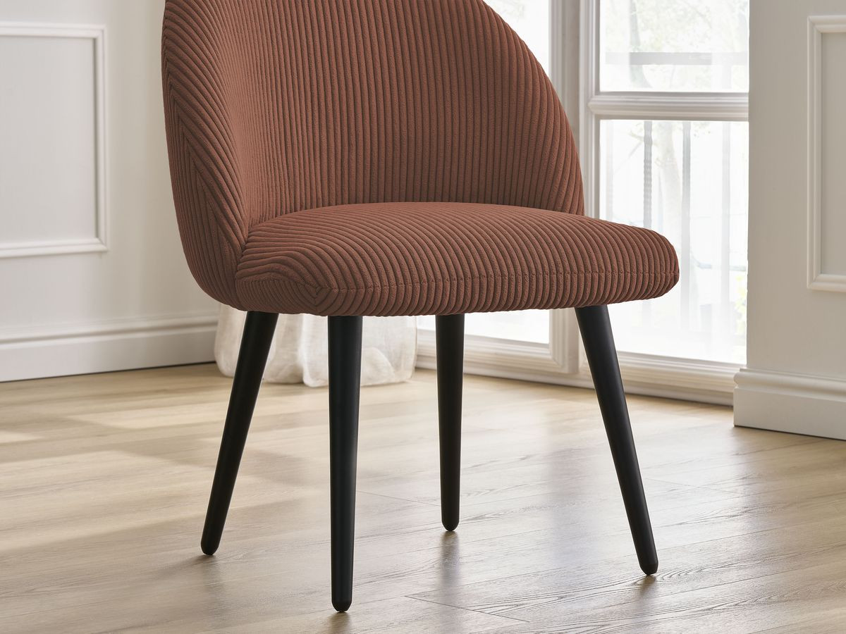 LALIE stoel in corduroy stof en zwarte Scandinavische poten