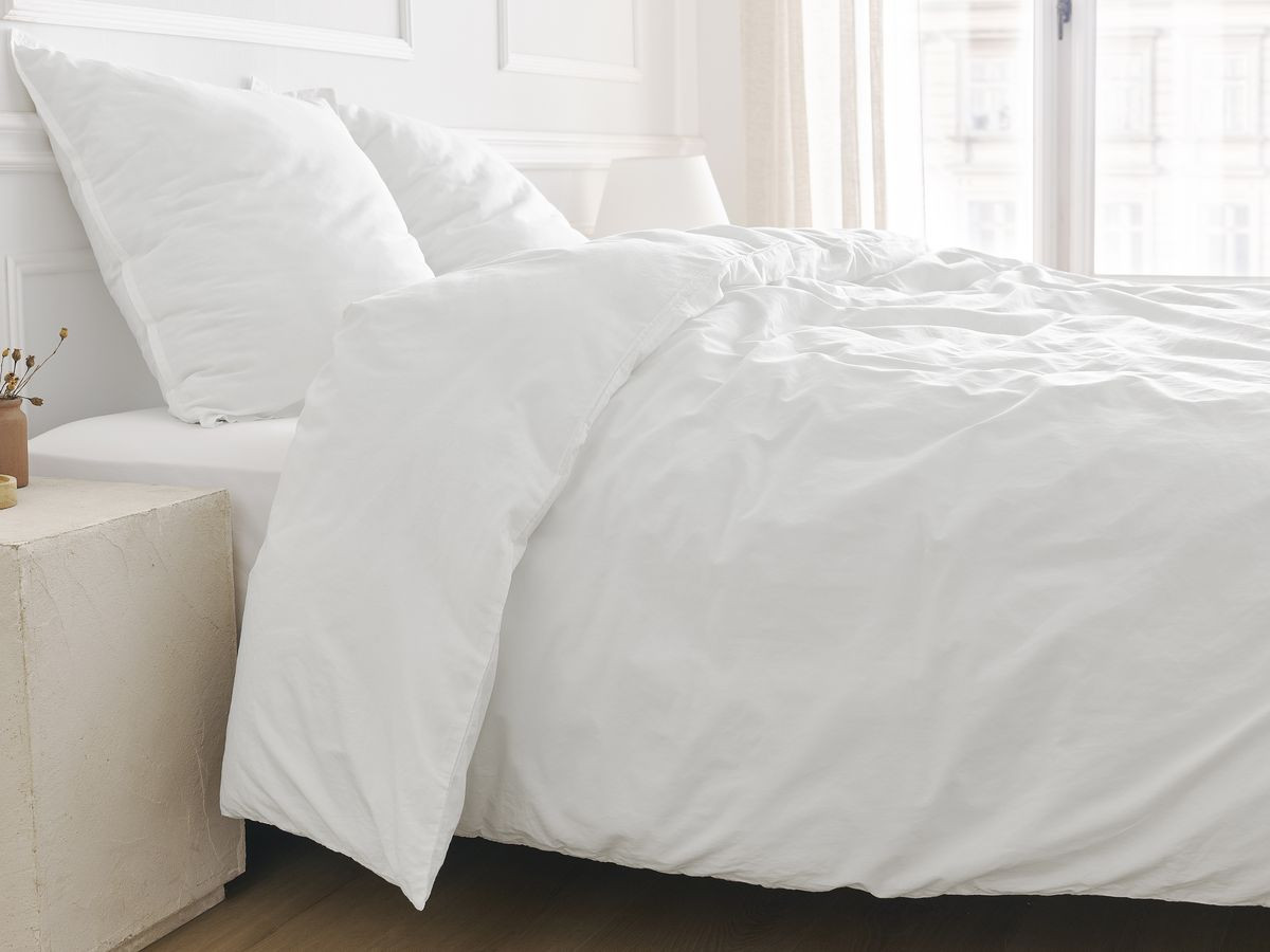 Parure en coton ARTEMIS avec une housse de couette, 2 taies d'oreiller et un drap housse