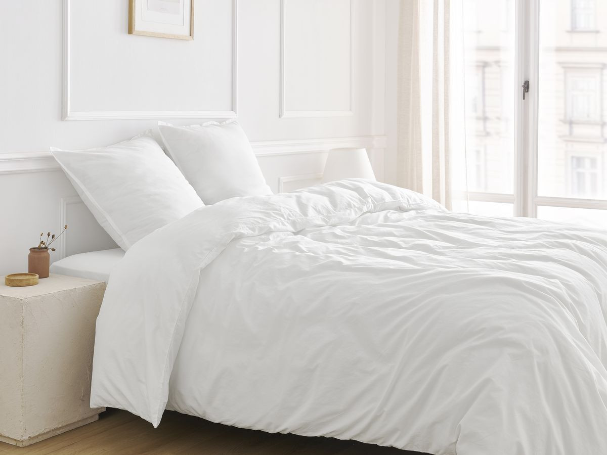 Parure en coton ARTEMIS avec une housse de couette, 2 taies d'oreiller et un drap housse