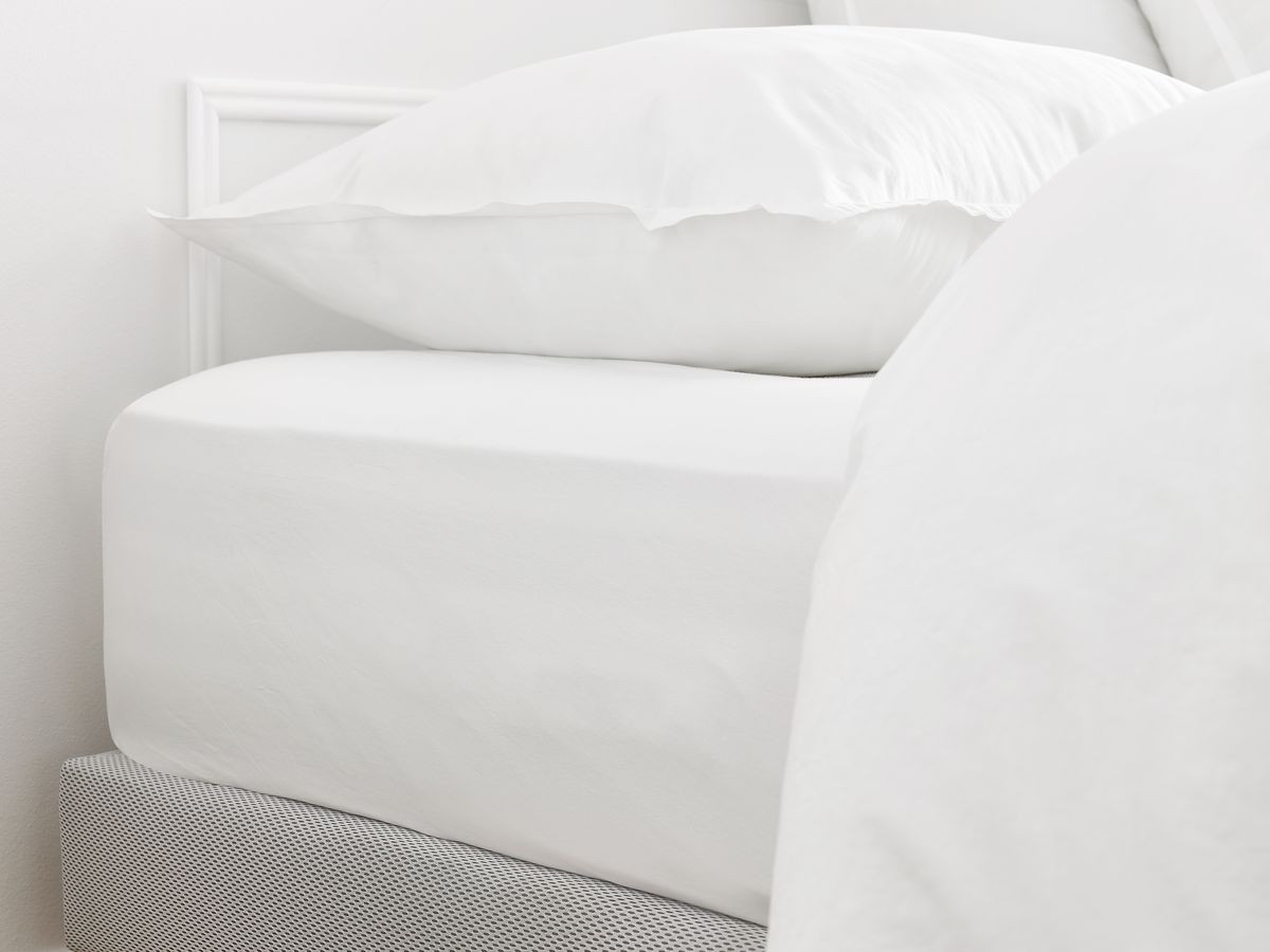 Parure en coton ARTEMIS avec une housse de couette, 2 taies d'oreiller et un drap housse