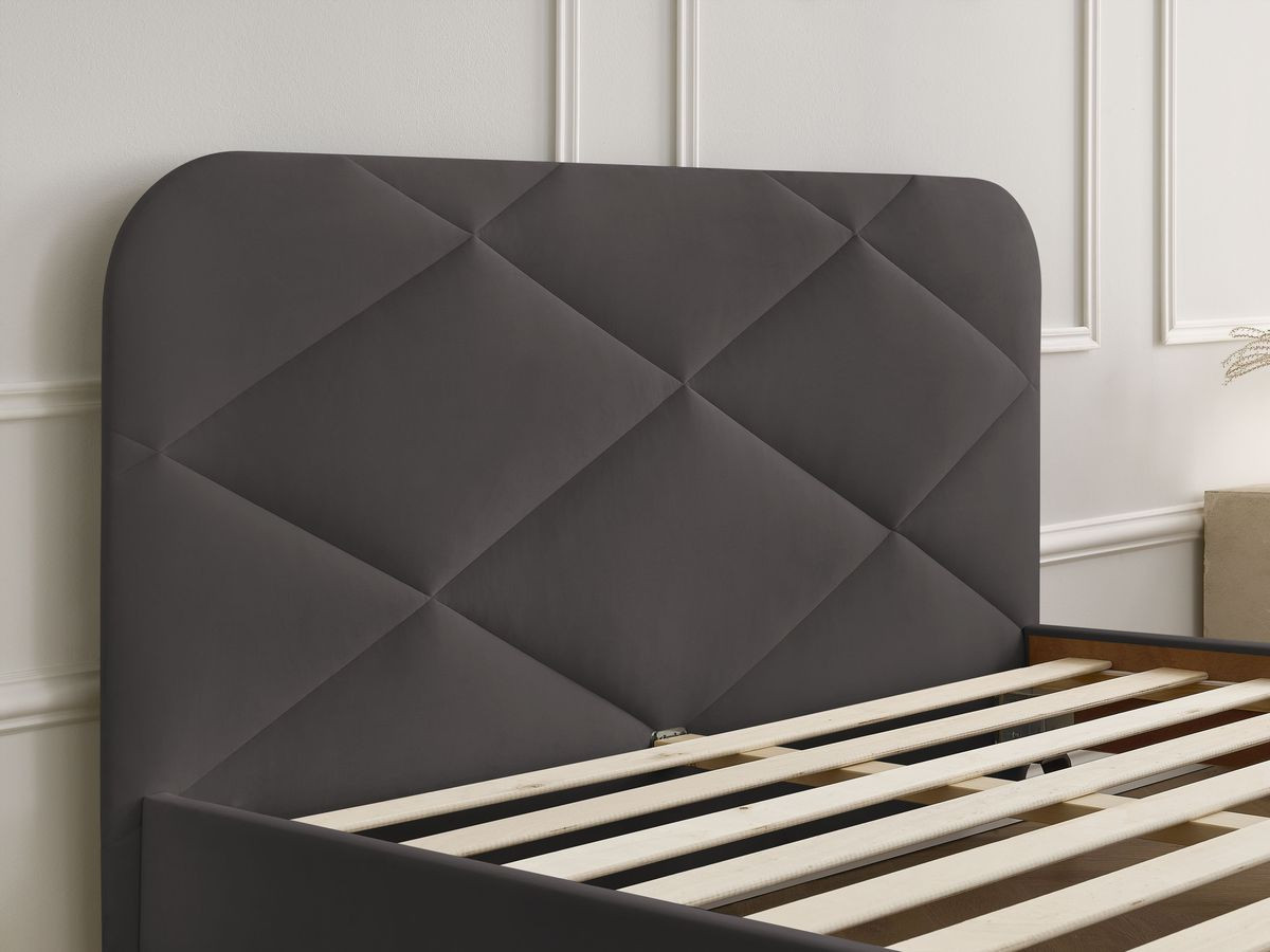 Lit PRUNE avec lattes massives tissu velours