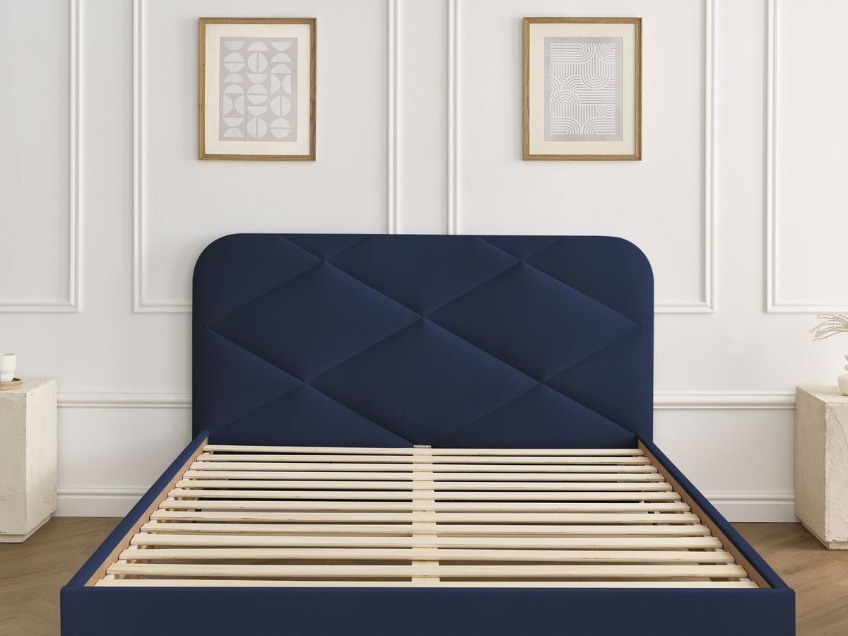Lit PRUNE avec lattes massives tissu velours