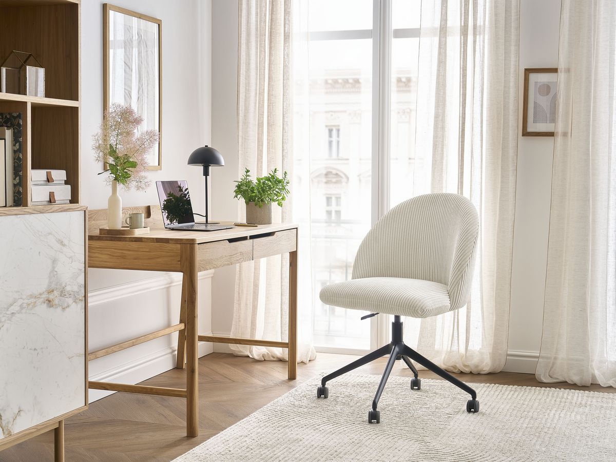 Chaise de bureau LALIE tissu velours côtelé et pietement à roulettes avec hauteur ajustable beige   BOBOCHIC