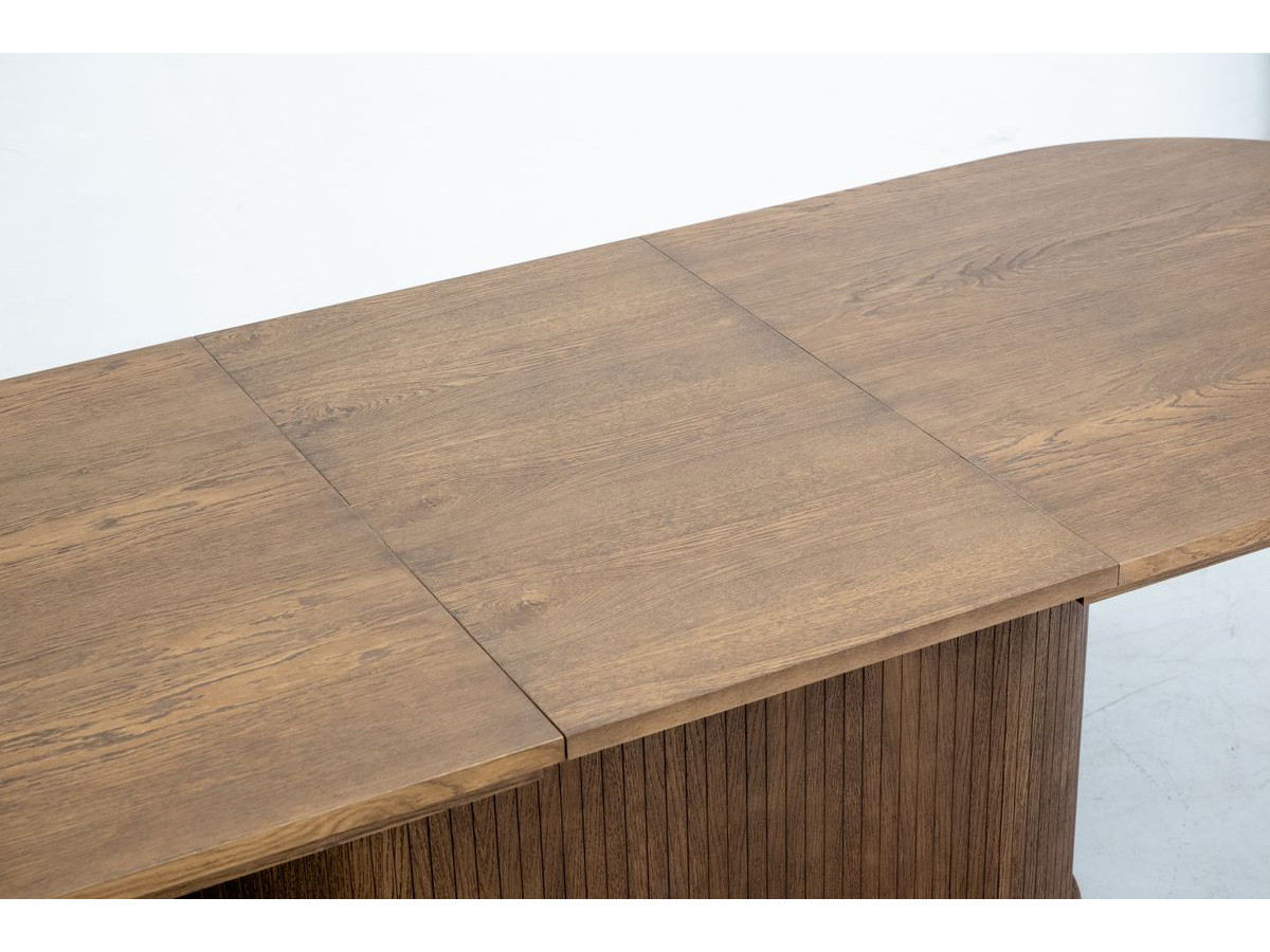 MALMOUSQUE set met uitschuifbare eettafel 210 tot 270 cm + 6 BASTIDE stoelen in massief eiken fineer