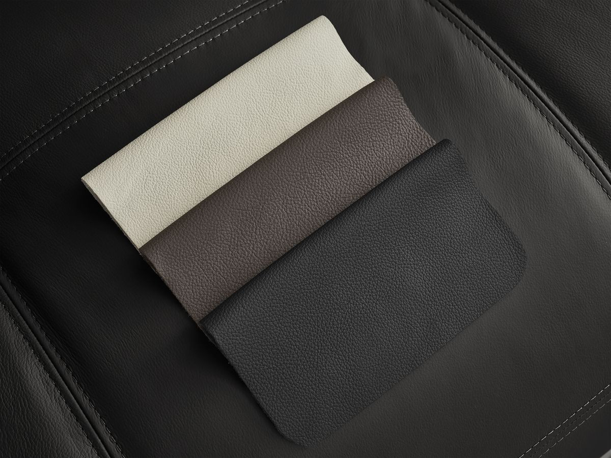 Canapé droit fixe 3 places VOLTAIRE cuir de vache noir BOBOCHIC - Vue supplémentaire 2