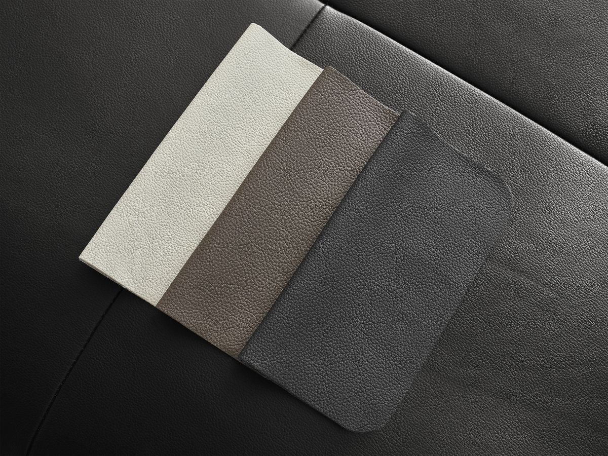 Pouf LEONARD cuir de vache noir — vue 4