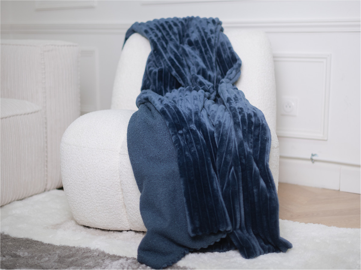 Ensemble OSLO avec plaid 140 x 180 cm + 2 coussins bleu — vue 4