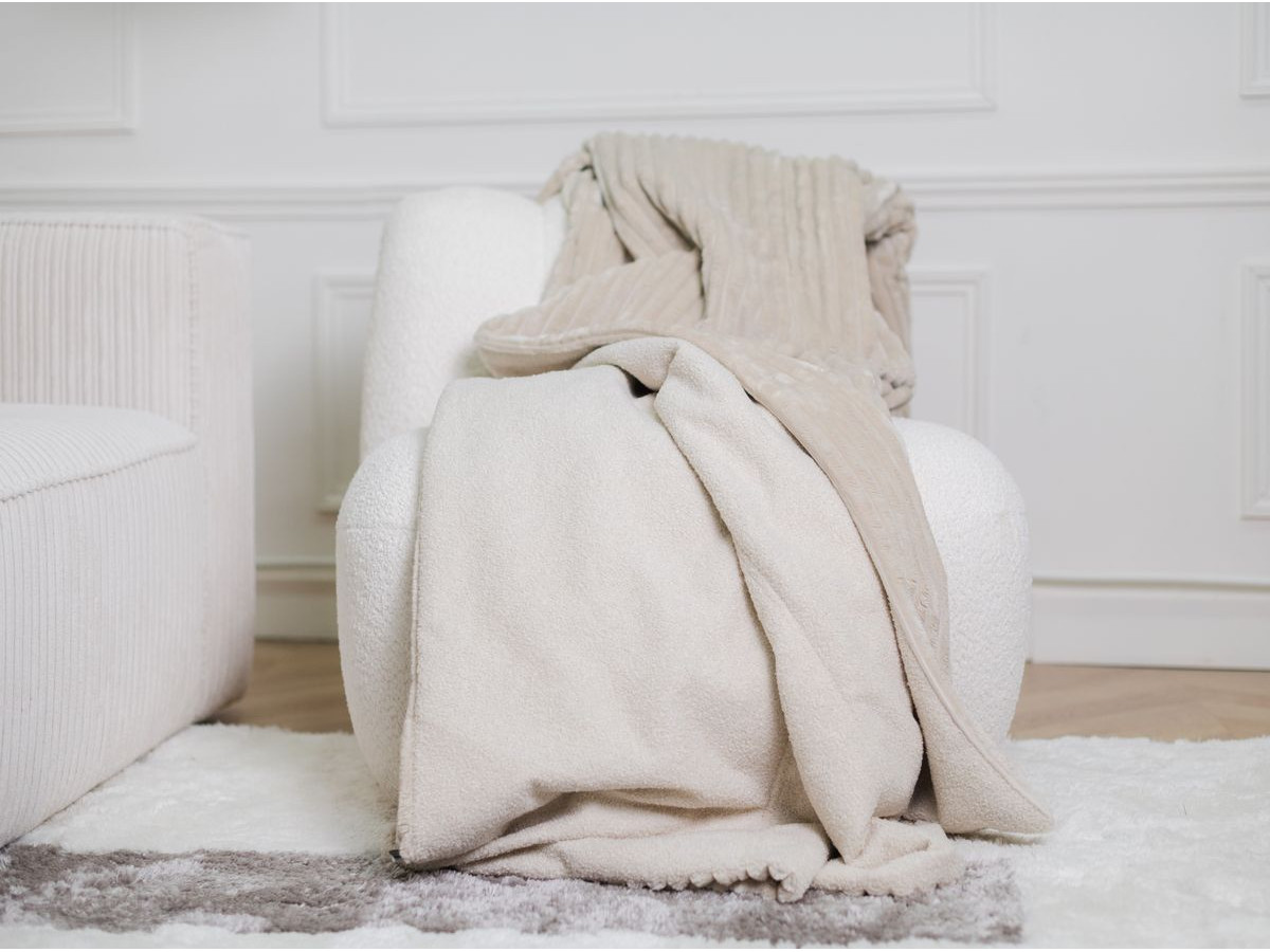 Ensemble OSLO avec plaid 140 x 180 cm + 2 coussins beige — vue 4