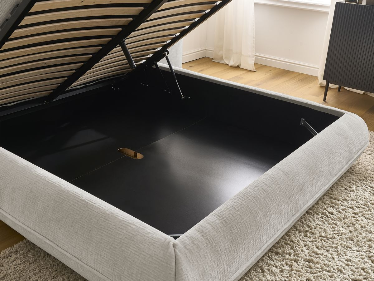 LIAM set met bed + 2 nachtkastjes in structuurstof