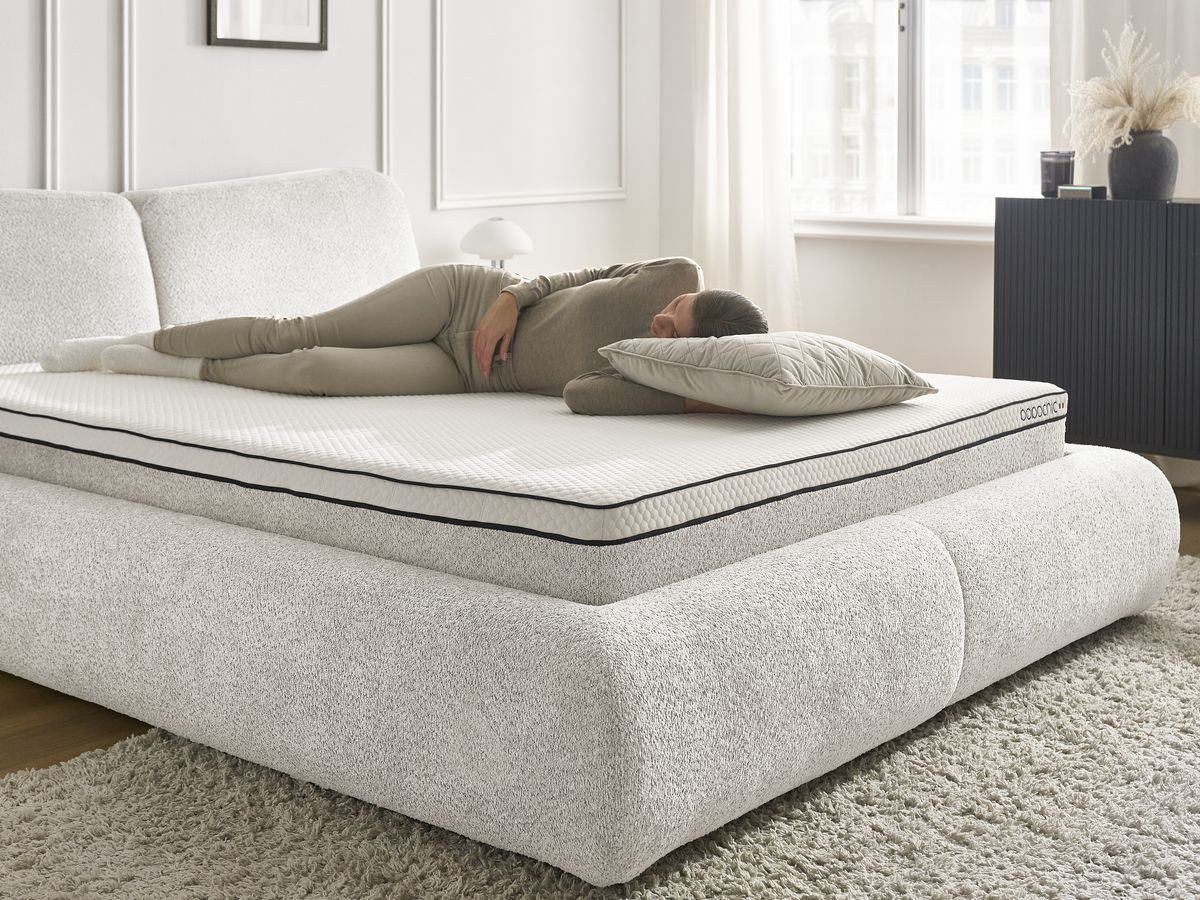 Matelas TELIO 22 cm mousse haute densité + mémoire de forme