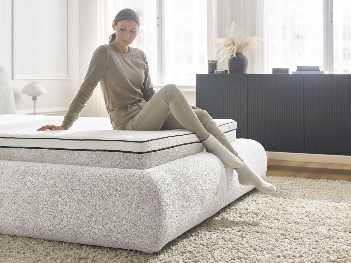Matelas TELIO 22 cm mousse haute densité + mémoire de forme