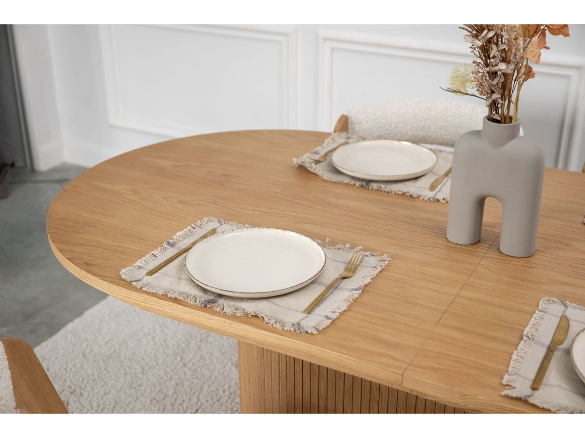 MALMOUSQUE set met uitschuifbare eettafel 210 tot 270 cm + 6 BASTIDE stoelen in massief eiken fineer