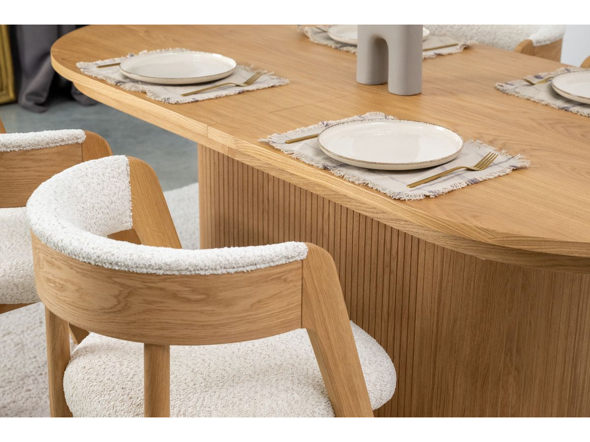 MALMOUSQUE set met uitschuifbare eettafel 210 tot 270 cm + 6 BASTIDE stoelen in massief eiken fineer