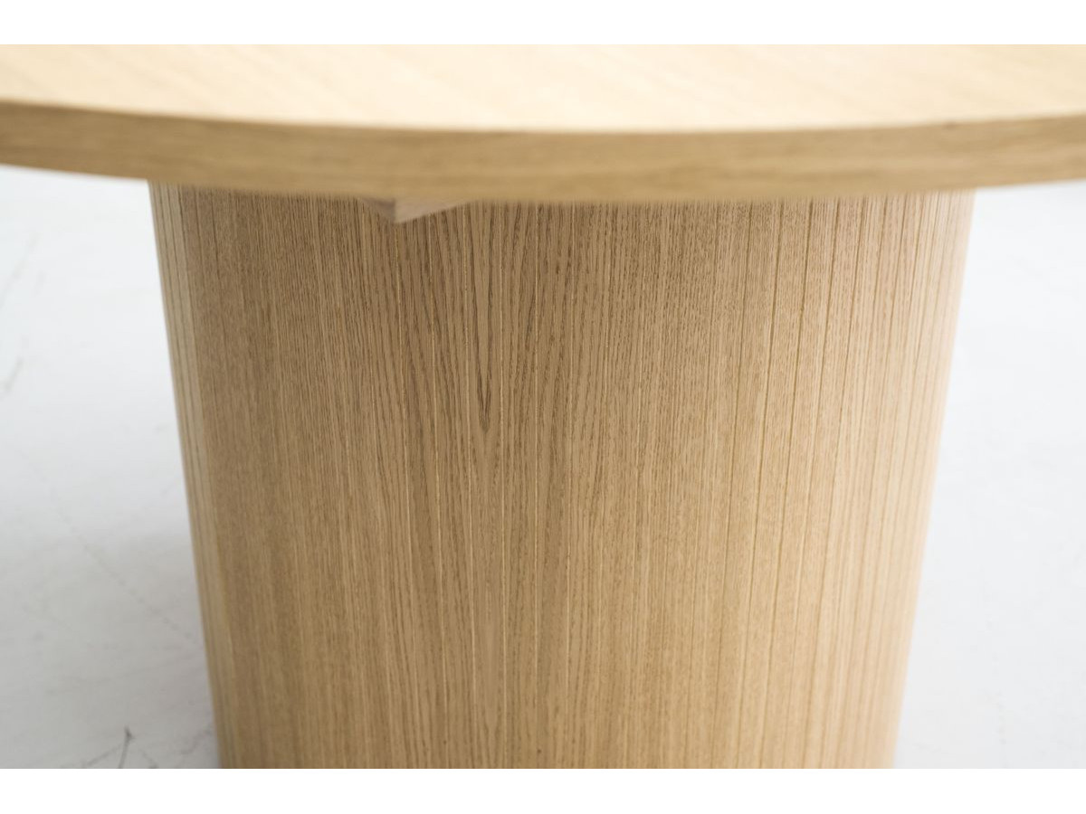 SORMIOU set met ronde eettafel uitschuifbaar van 130 tot 180 cm + 4 BASTIDE stoelen in massief eiken fineer