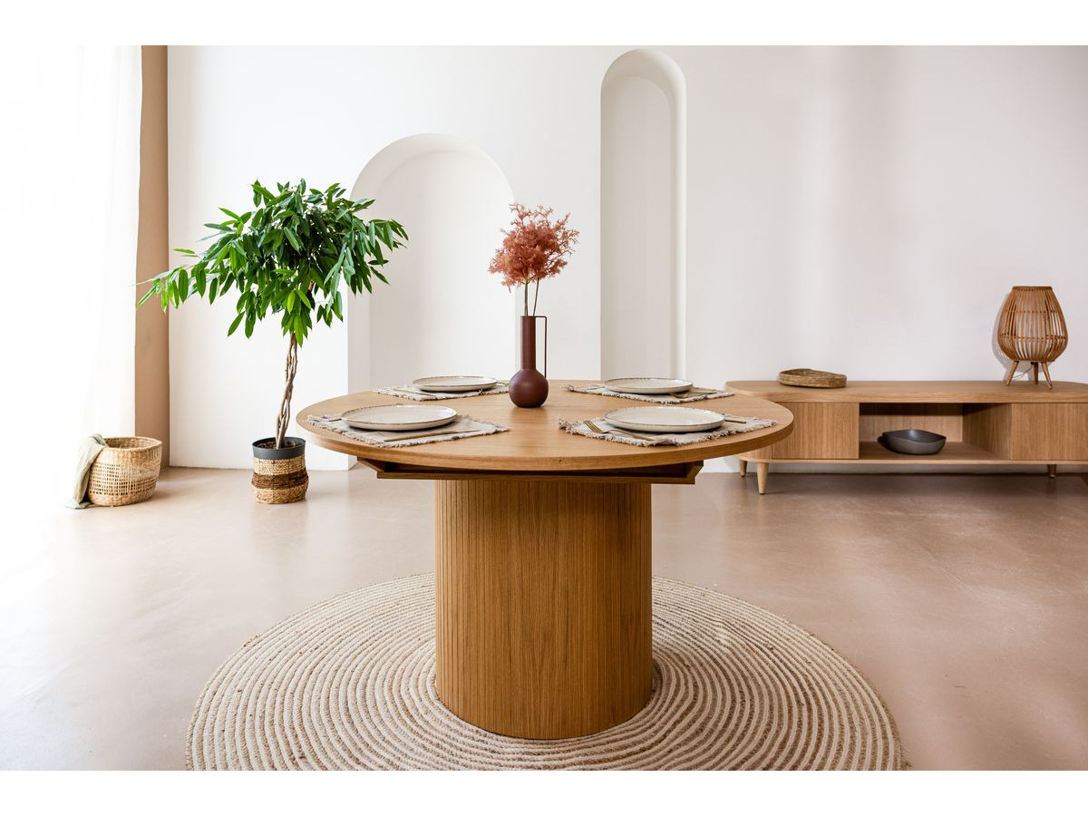 Ensemble SORMIOU avec table à manger ronde extensible 130 à 180 cm + lot de chaises BASTIDE placage chêne marron clair — vue 6
