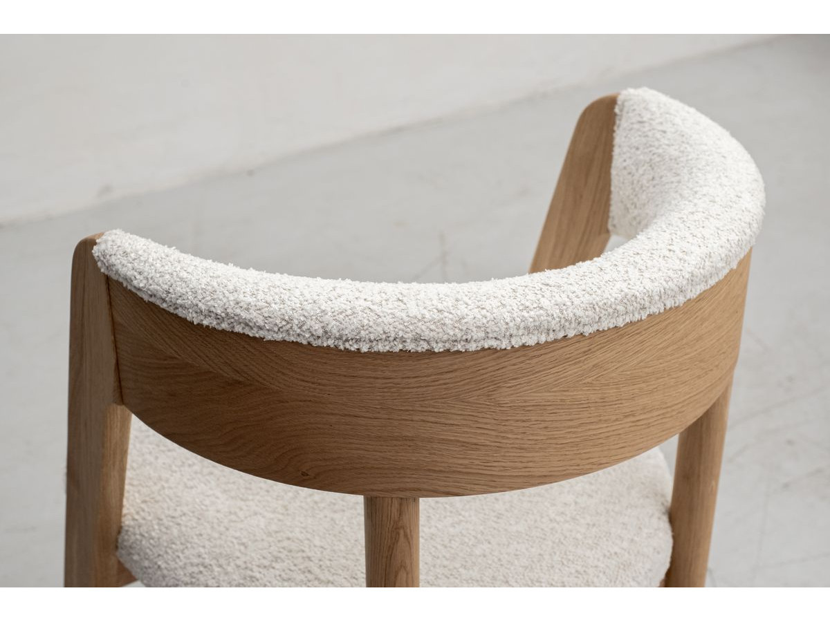 SORMIOU set met ronde eettafel uitschuifbaar van 130 tot 180 cm + 4 BASTIDE stoelen in massief eiken fineer