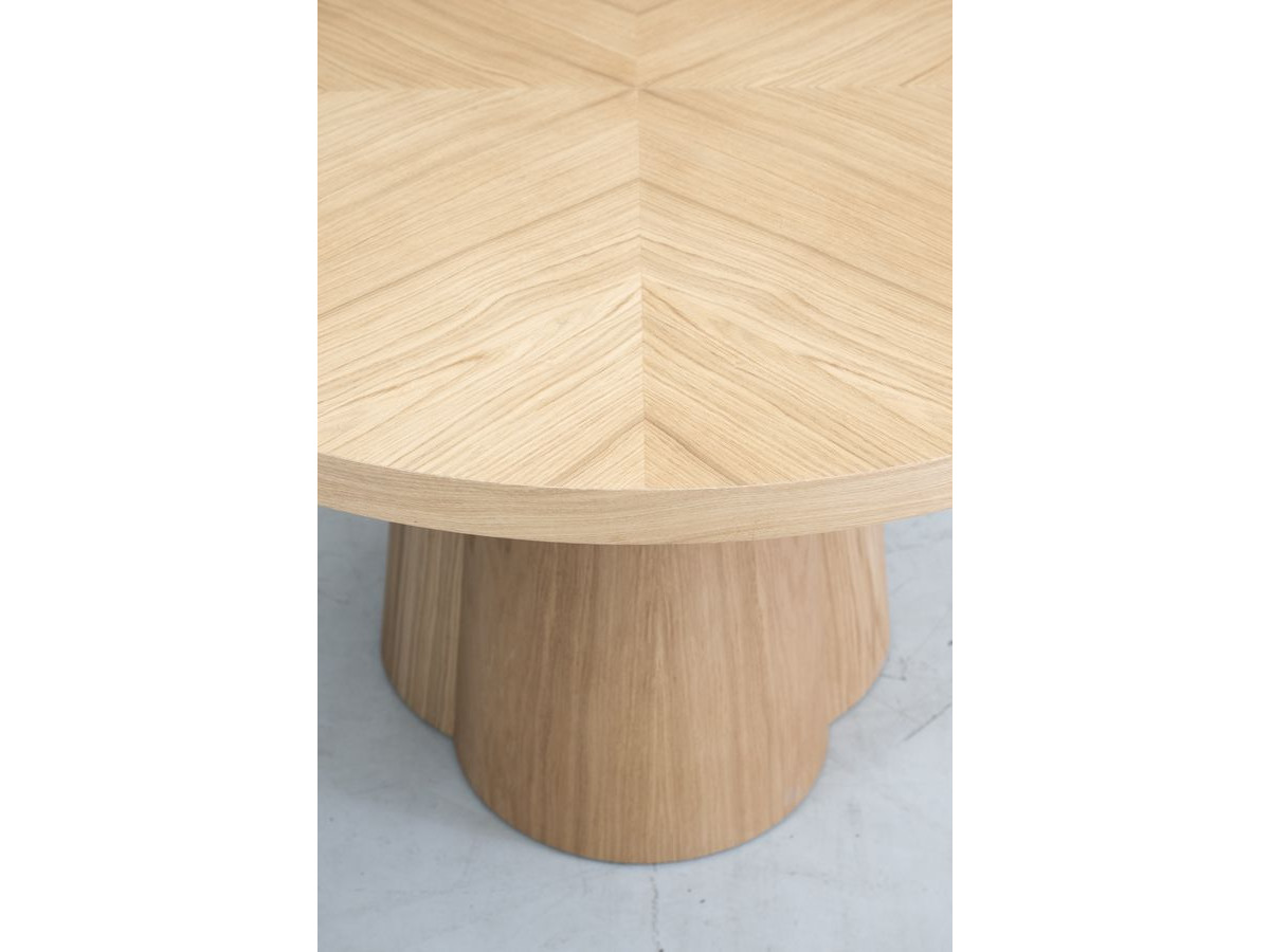 SUGITON set met ronde eettafel uitschuifbaar van 130 tot 180 cm + 4 BASTIDE stoelen in massief eiken fineer