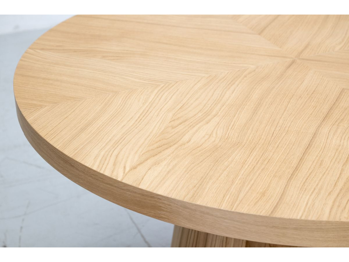 SUGITON set met ronde eettafel uitschuifbaar van 130 tot 180 cm + 4 BASTIDE stoelen in massief eiken fineer