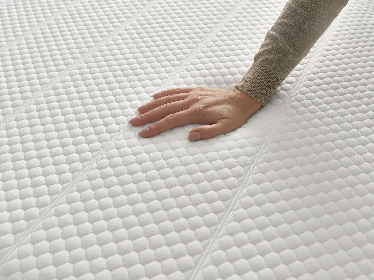 Set met LIAM bed + ANDREA matras + 2 nachtkastjes in structuurstof