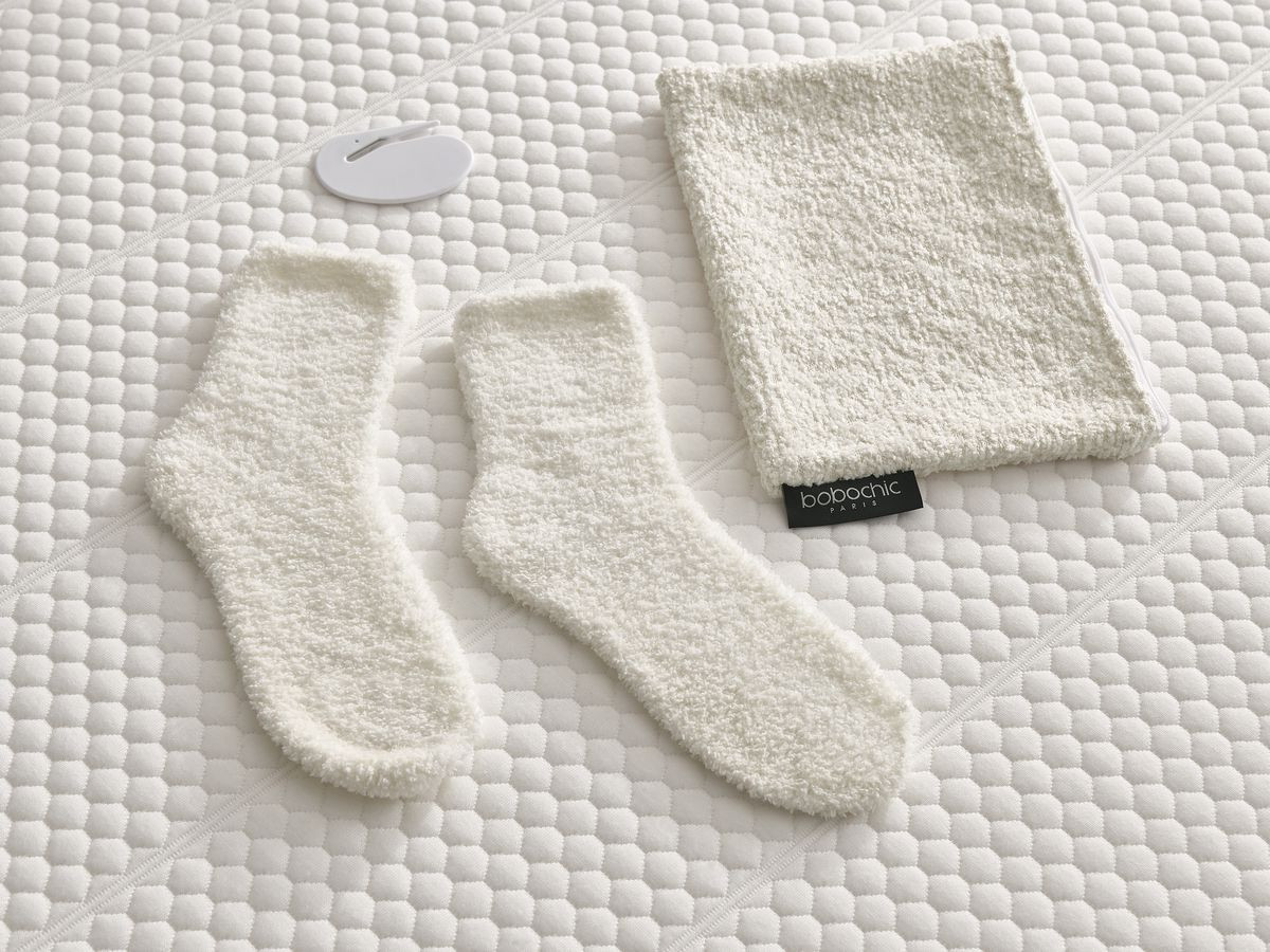 Set met LIAM bed + ANDREA matras + 2 nachtkastjes in structuurstof