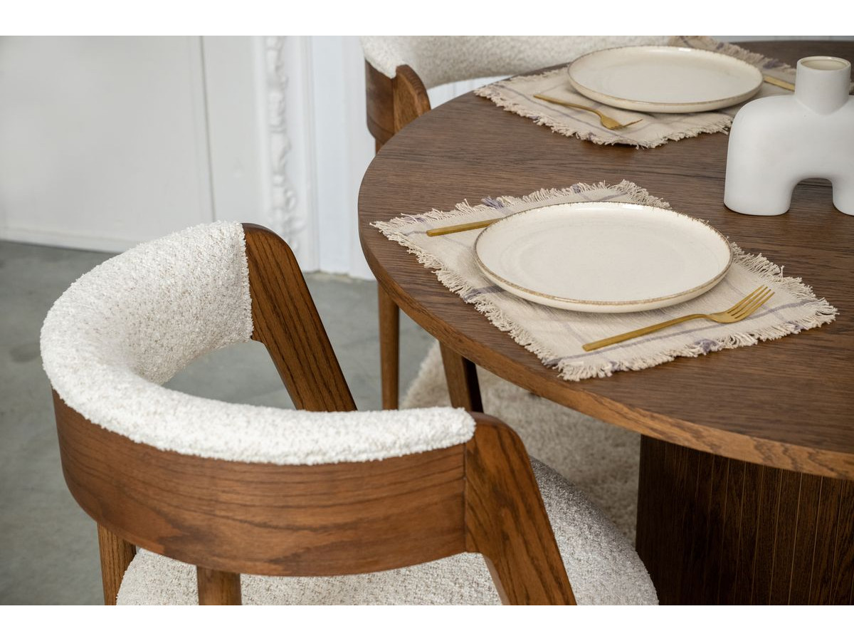 SORMIOU set met ronde eettafel uitschuifbaar van 130 tot 180 cm + 4 BASTIDE stoelen in massief eiken fineer