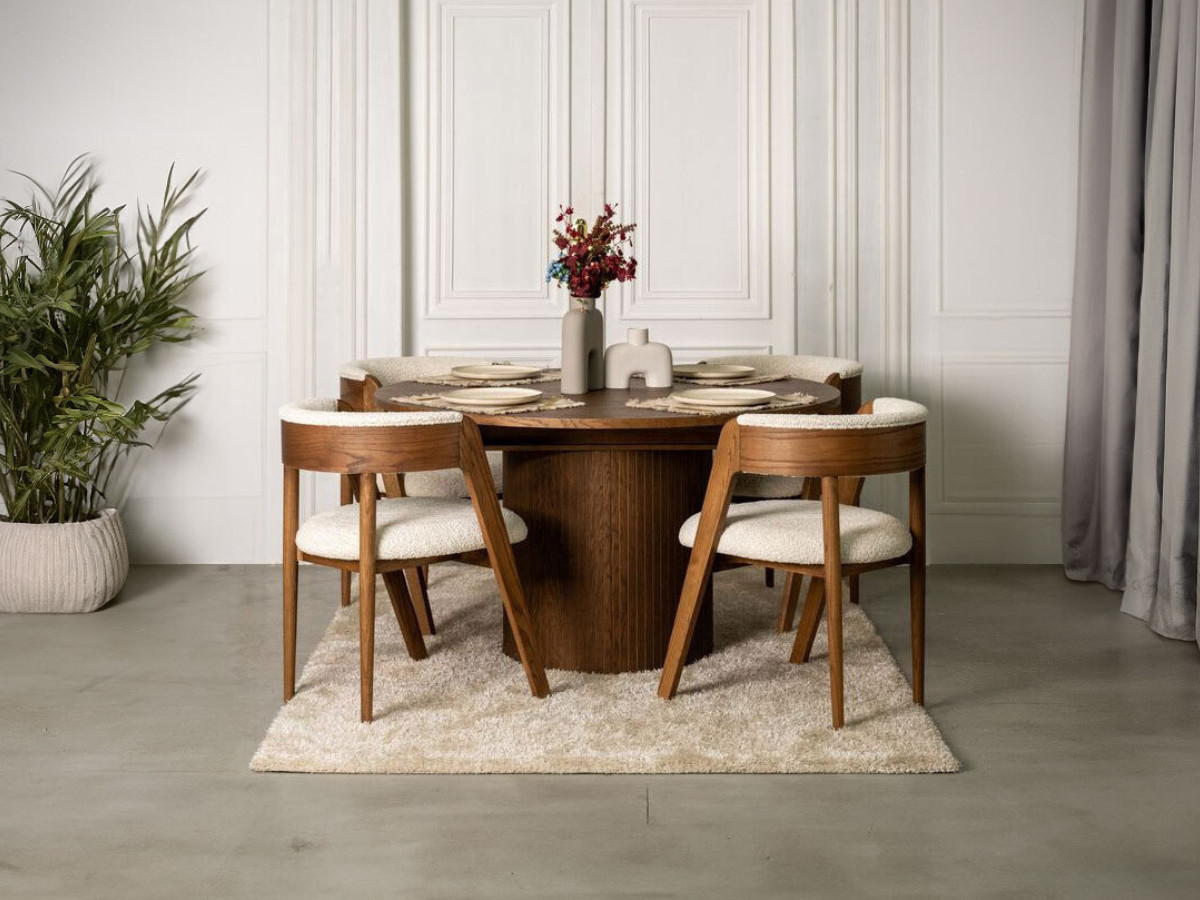 SORMIOU set met ronde eettafel uitschuifbaar van 130 tot 180 cm + 4 BASTIDE stoelen in massief eiken fineer