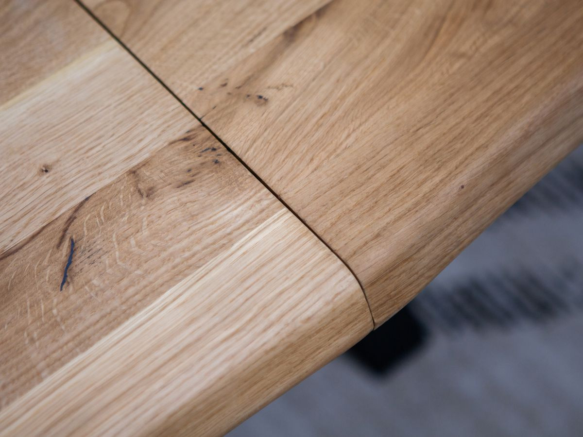 AWANI set met uitschuifbare eettafel met vierkante poten van massief eikenhout + stoelen van corduroy