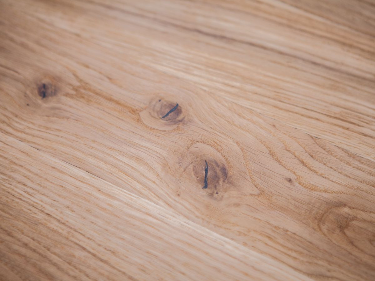 Ensemble AWANI avec table à manger extensible pieds croix chêne massif + chaises velours côtelé