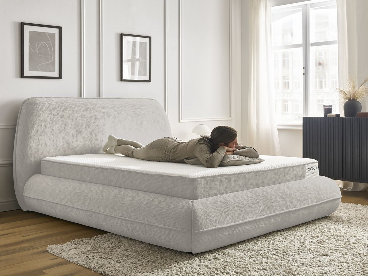 Set met LIAM bed + ANDREA matras + 2 nachtkastjes in structuurstof