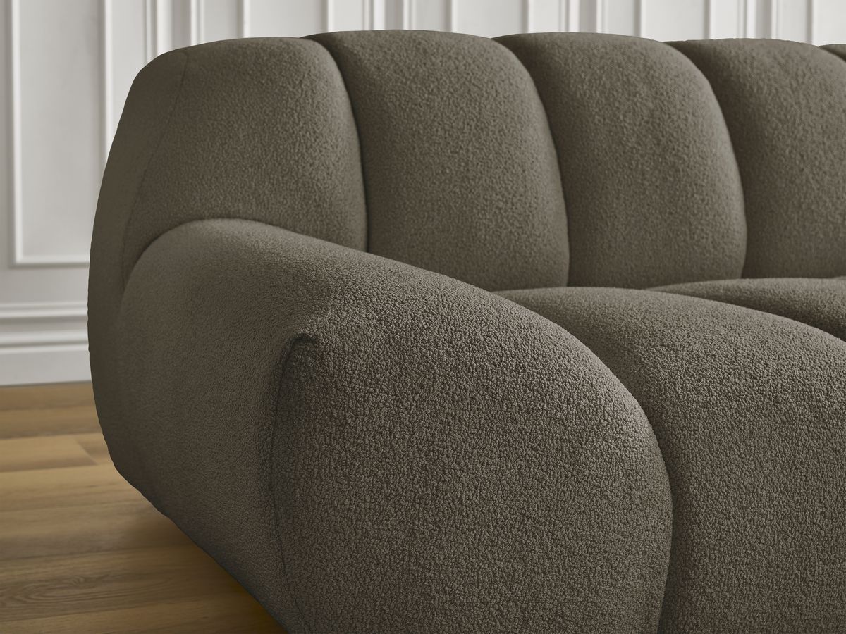 Ensemble canapé droit fixe 3 + 2 places HAYDEN tissu bouclette avec 1 pouf grand avec plateau, 1 pouf grand et 1 pouf petit