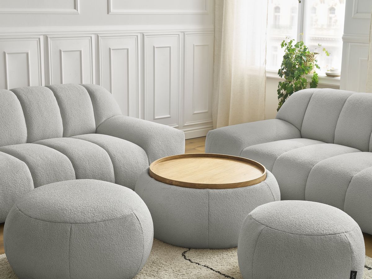 Ensemble canapé droit fixe 3 + 2 places HAYDEN tissu bouclette avec 1 pouf grand avec plateau, 1 pouf grand et 1 pouf petit