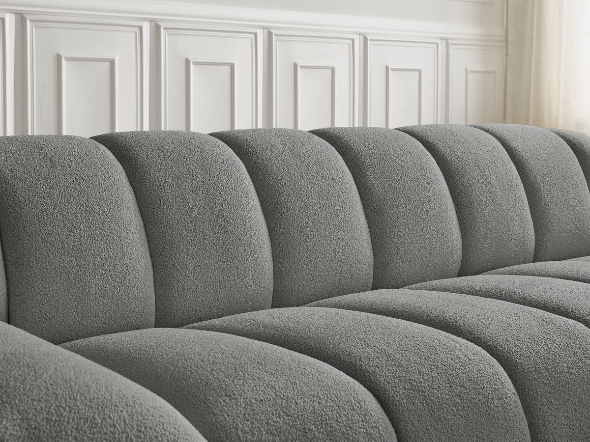 Ensemble canapé droit fixe 3 + 2 places HAYDEN tissu bouclette avec 1 pouf grand avec plateau, 1 pouf grand et 1 pouf petit
