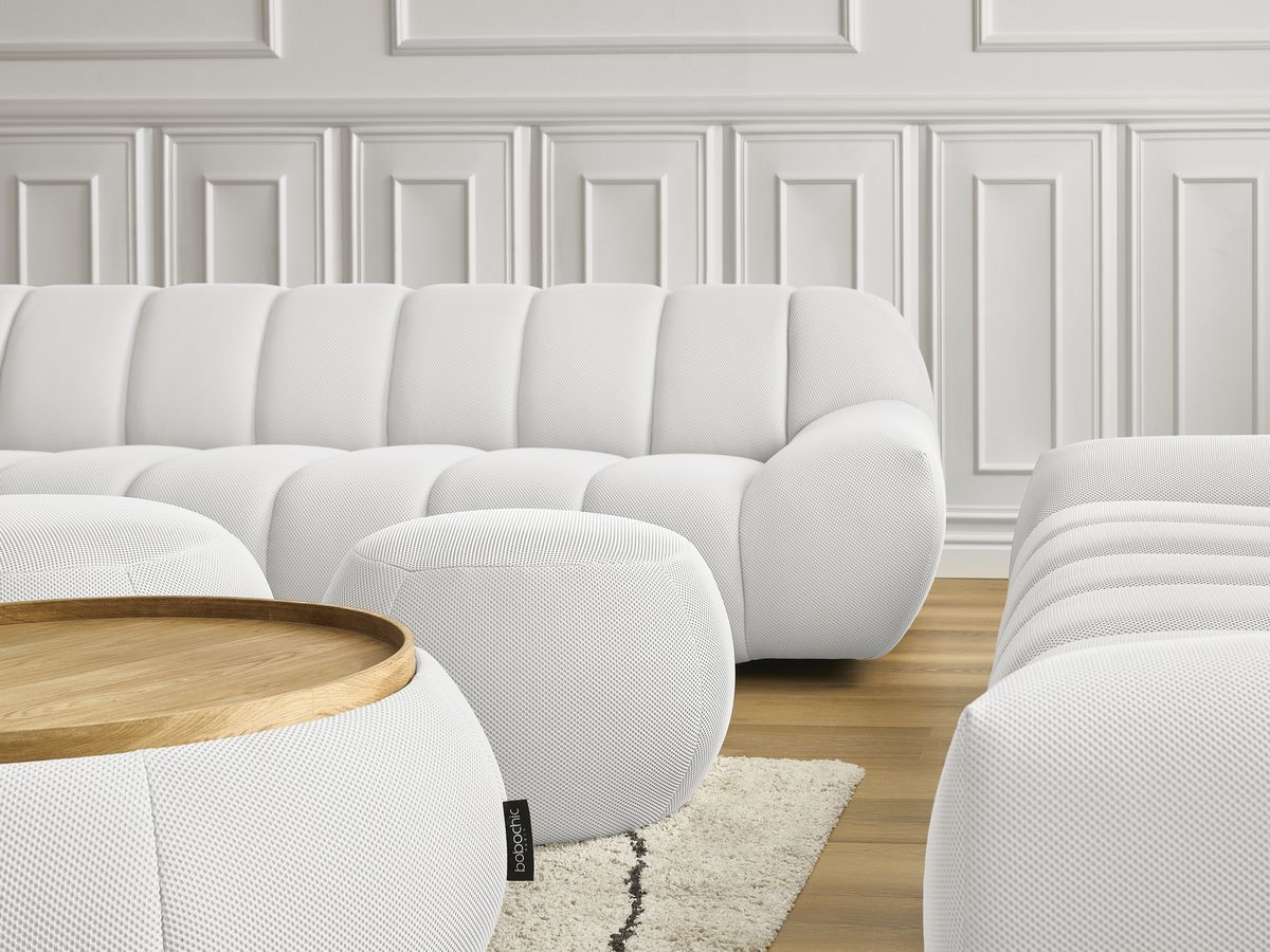 Ensemble canapé droit fixe 3 + 2 places HAYDEN tissu mesh avec 1 pouf grand avec plateau, 1 pouf grand et 1 pouf petit
