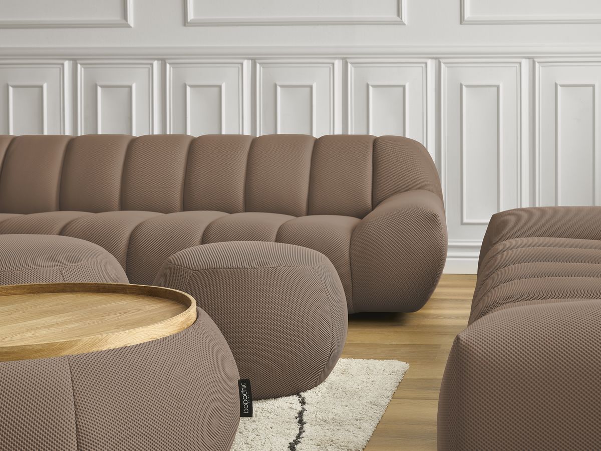 Ensemble canapé droit fixe 3 + 2 places HAYDEN tissu mesh avec 1 pouf grand avec plateau, 1 pouf grand et 1 pouf petit