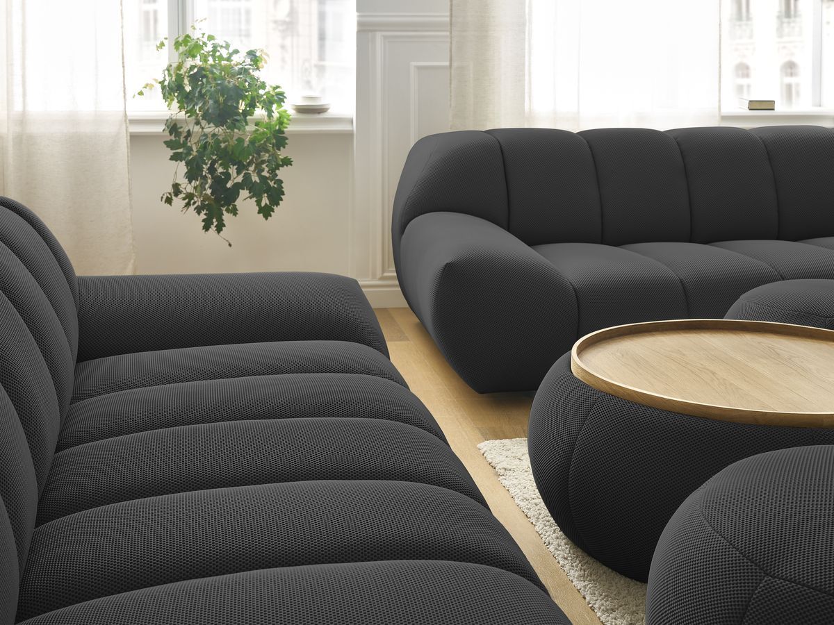 Ensemble canapé droit fixe 3 + 2 places HAYDEN tissu mesh avec 1 pouf grand avec plateau, 1 pouf grand et 1 pouf petit