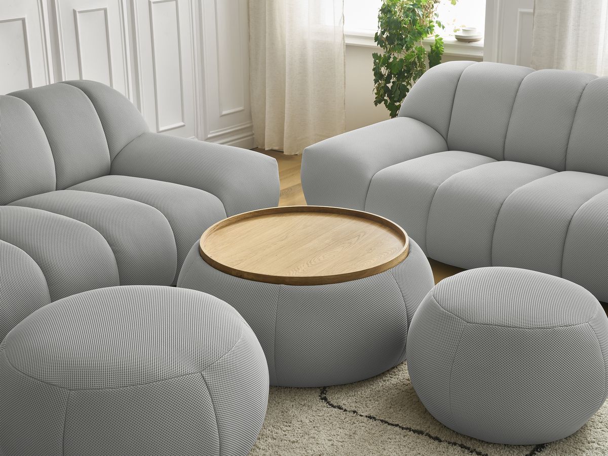 Ensemble canapé droit fixe 3 + 2 places HAYDEN tissu mesh avec 1 pouf grand avec plateau, 1 pouf grand et 1 pouf petit